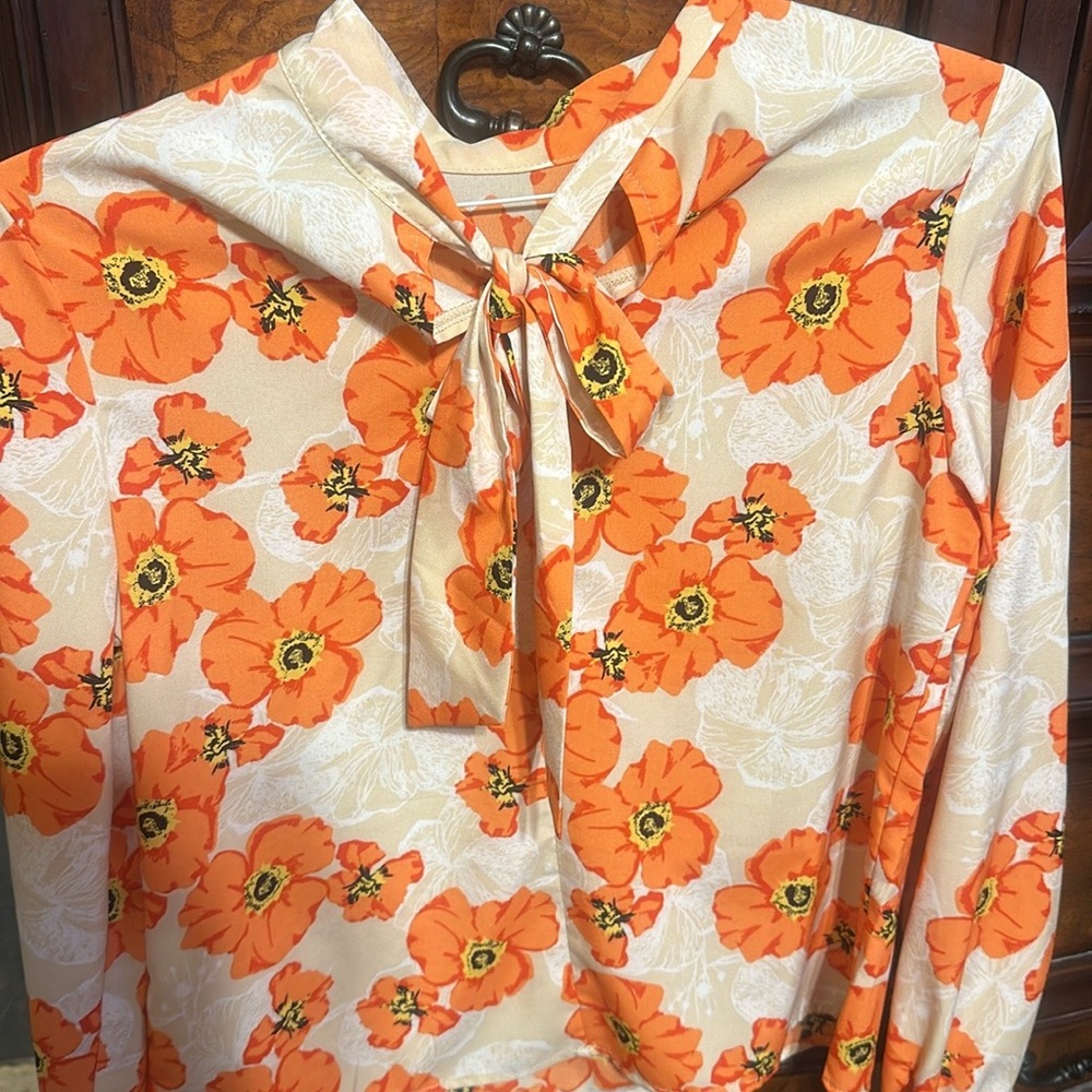 Size 4 orange floral blouse